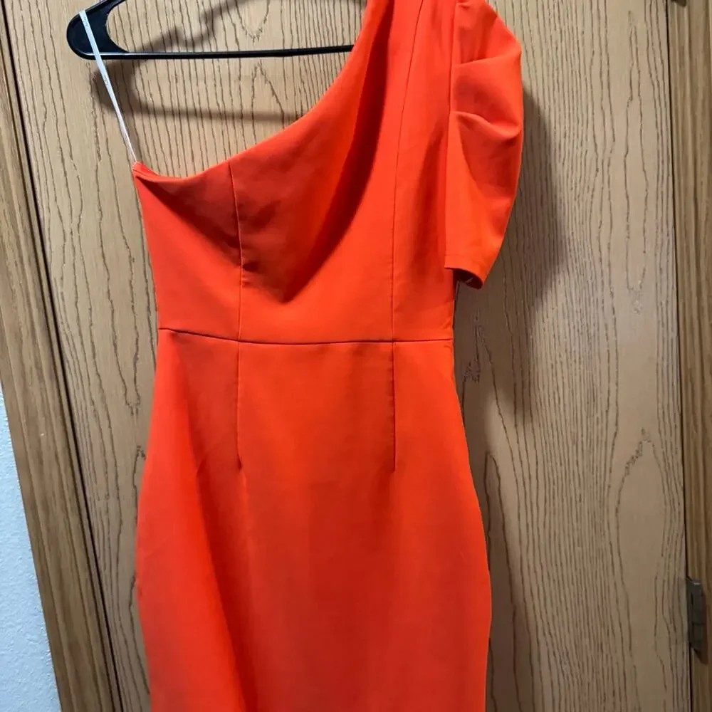 Lulu’s one shoulder dress size Small - Picture 7 of 7